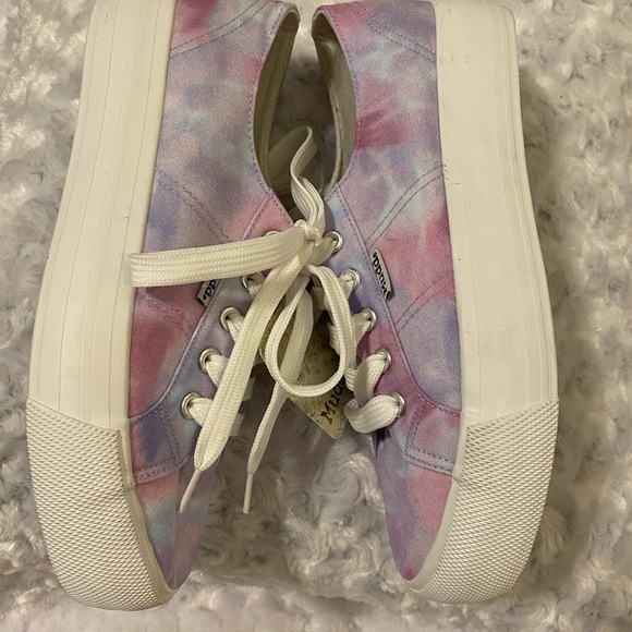 Mudd Ladies Beyley Tie Dye Pink Lace Up Sneakers - NWOT - 7 1/2 - Picture 10 of 10